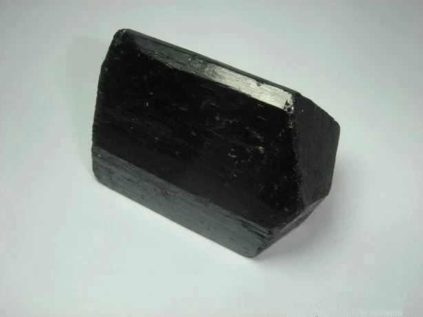黑色电气石